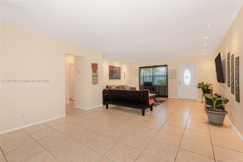 Villa ou maison à vendre à Tamarac, Floride: 2 chambres, 134.06 m2 № 1964273 - photo 6