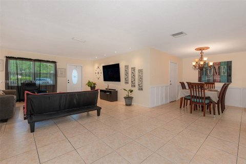 Villa ou maison à vendre à Tamarac, Floride: 2 chambres, 134.06 m2 № 1964273 - photo 7