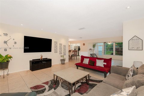 Villa ou maison à vendre à Tamarac, Floride: 2 chambres, 134.06 m2 № 1964273 - photo 4