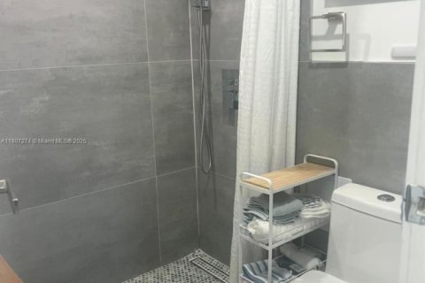 Condo in Aventura, Florida, 1 bedroom  № 1864814 - photo 12
