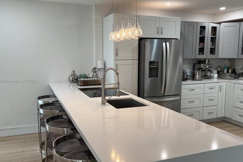 Condo in Aventura, Florida, 1 bedroom  № 1864814 - photo 6