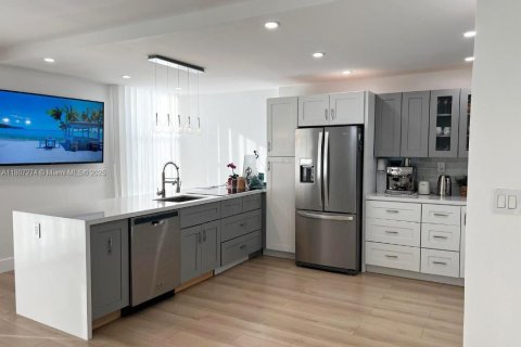 Condo in Aventura, Florida, 1 bedroom  № 1864814 - photo 7
