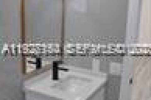 Villa ou maison à louer à Miami, Floride: 2 chambres, 129.78 m2 № 1986716 - photo 5