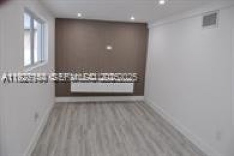 Villa ou maison à louer à Miami, Floride: 2 chambres, 129.78 m2 № 1986716 - photo 4