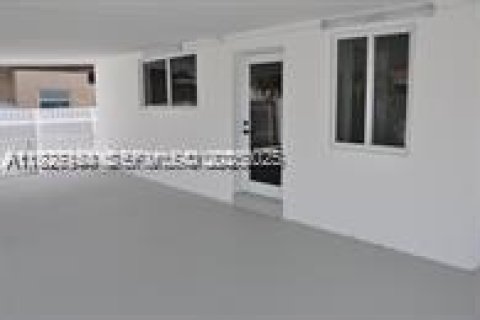 Villa ou maison à louer à Miami, Floride: 2 chambres, 129.78 m2 № 1986716 - photo 9