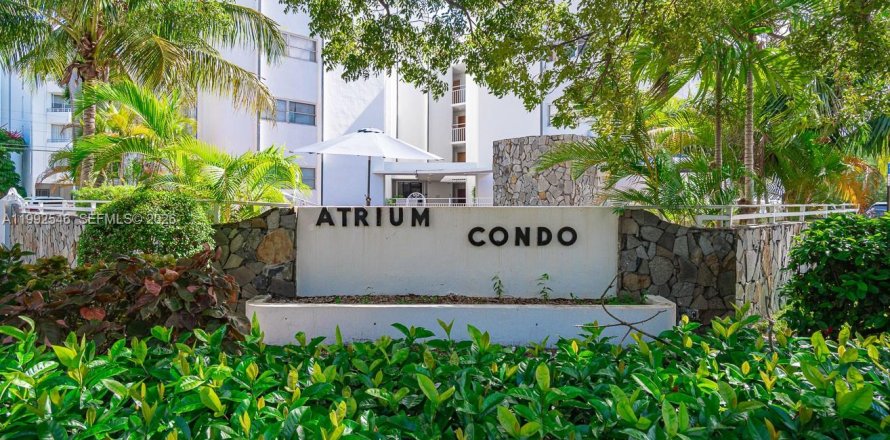 Condominio en Bay Harbor Islands, Florida, 2 dormitorios  № 2056653