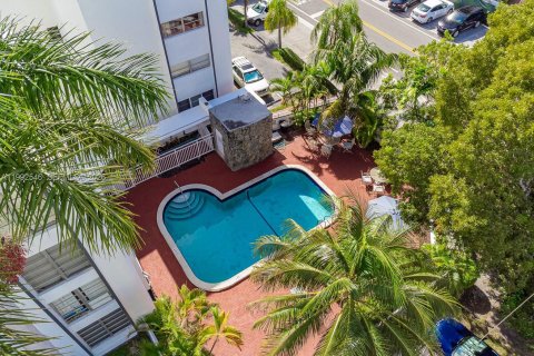 Condominio en alquiler en Bay Harbor Islands, Florida, 2 dormitorios, 79.9 m2 № 2056653 - foto 16