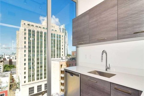 Condominio en alquiler en Miami, Florida, 1 dormitorio, 56.39 m2 № 2009211 - foto 23