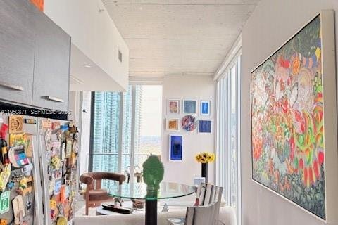 Condominio en alquiler en Miami, Florida, 1 dormitorio, 56.39 m2 № 2009211 - foto 5