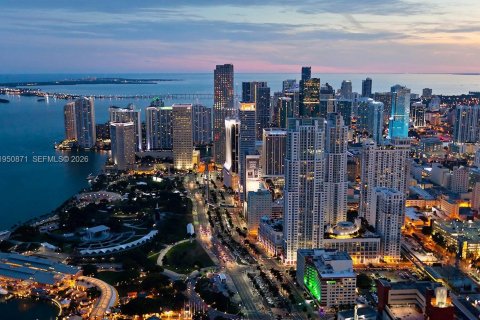 Condominio en alquiler en Miami, Florida, 1 dormitorio, 56.39 m2 № 2009211 - foto 18