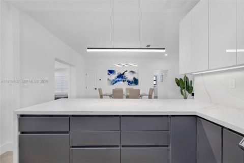 Villa ou maison à vendre à Miami, Floride: 5 chambres, 138.7 m2 № 1996953 - photo 21