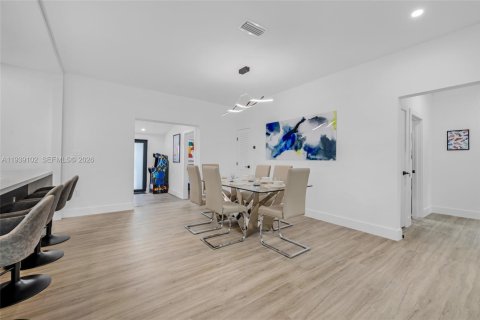 Villa ou maison à vendre à Miami, Floride: 5 chambres, 138.7 m2 № 1996953 - photo 13