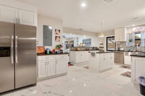 Villa ou maison à louer à Lutz, Floride: 3 chambres, 203.73 m2 № 2402913 - photo 12