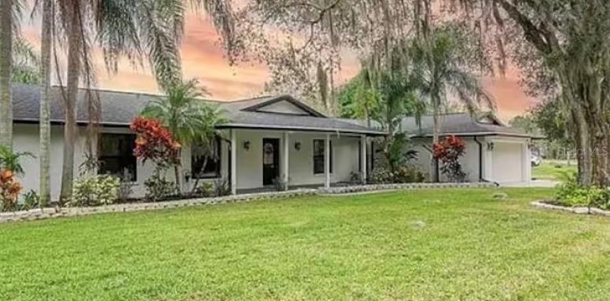 Villa ou maison à Lutz, Floride 3 chambres, 203.73 m2 № 2402913