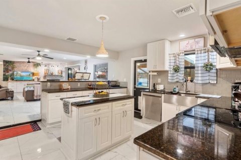 Villa ou maison à louer à Lutz, Floride: 3 chambres, 203.73 m2 № 2402913 - photo 11