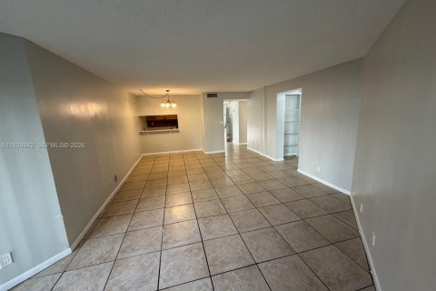 Condo in Palm Beach, Florida, 2 bedrooms  № 1997119 - photo 10