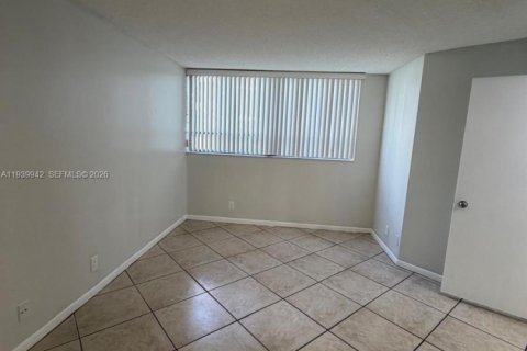 Condo in Palm Beach, Florida, 2 bedrooms  № 1997119 - photo 14