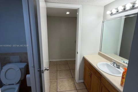 Condo in Palm Beach, Florida, 2 bedrooms  № 1997119 - photo 13