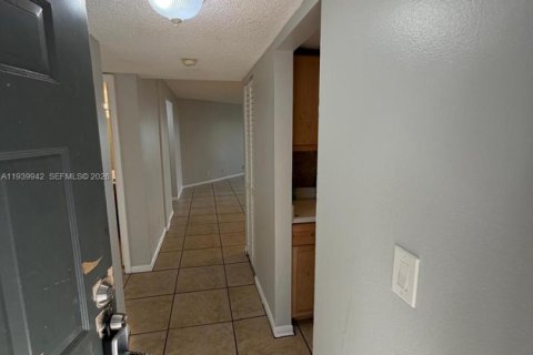 Condo in Palm Beach, Florida, 2 bedrooms  № 1997119 - photo 5