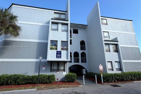 Condo in Palm Beach, Florida, 2 bedrooms  № 1997119