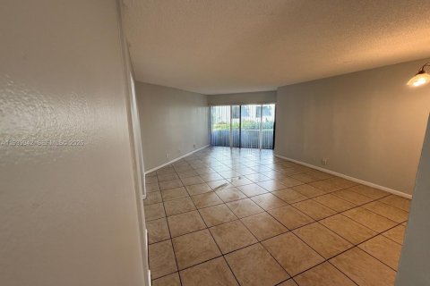 Condo in Palm Beach, Florida, 2 bedrooms  № 1997119 - photo 7