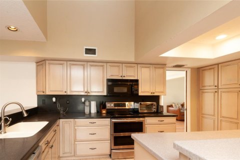 House in Palm Harbor, Florida 4 bedrooms, 227.61 sq.m. № 2354835 - photo 17