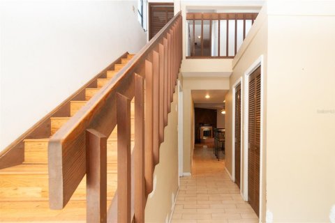 House in Palm Harbor, Florida 4 bedrooms, 227.61 sq.m. № 2354835 - photo 4
