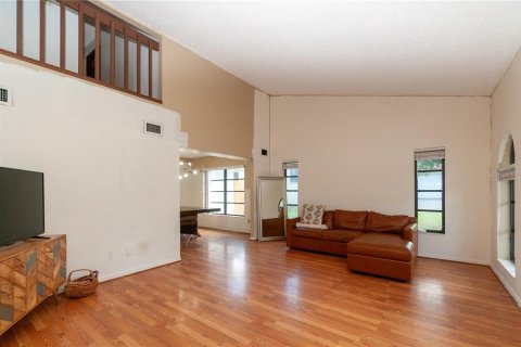 House in Palm Harbor, Florida 4 bedrooms, 227.61 sq.m. № 2354835 - photo 5
