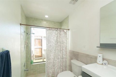House in Palm Harbor, Florida 4 bedrooms, 227.61 sq.m. № 2354835 - photo 24