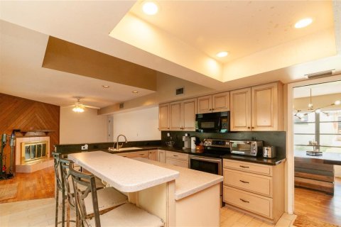 House in Palm Harbor, Florida 4 bedrooms, 227.61 sq.m. № 2354835 - photo 14