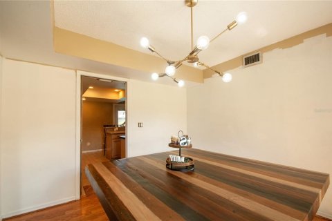 House in Palm Harbor, Florida 4 bedrooms, 227.61 sq.m. № 2354835 - photo 12