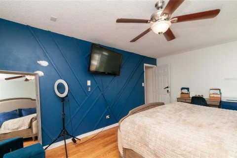 House in Palm Harbor, Florida 4 bedrooms, 227.61 sq.m. № 2354835 - photo 23