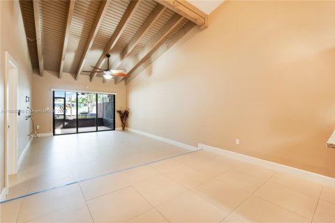 Casa en venta en Pembroke Pines, Florida, 2 dormitorios, 111.11 m2 № 1750358 - foto 15