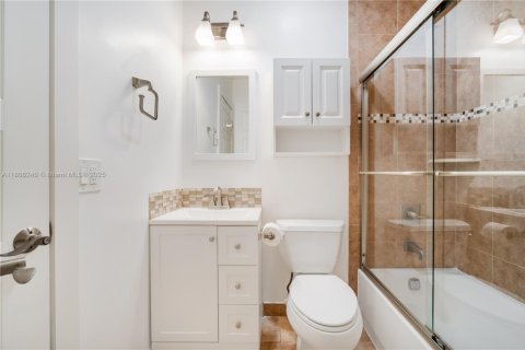 Casa en venta en Pembroke Pines, Florida, 2 dormitorios, 111.11 m2 № 1750358 - foto 30