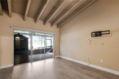 Casa en venta en Pembroke Pines, Florida, 2 dormitorios, 111.11 m2 № 1750358 - foto 20