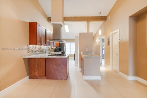 Casa en venta en Pembroke Pines, Florida, 2 dormitorios, 111.11 m2 № 1750358 - foto 17