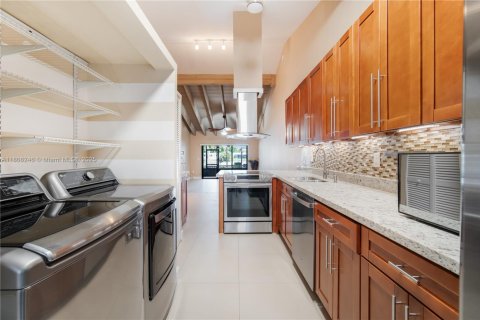Casa en venta en Pembroke Pines, Florida, 2 dormitorios, 111.11 m2 № 1750358 - foto 7