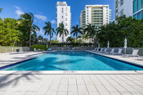Снять в аренду кондоминиум в Норт-Бей-Виллидж, Флорида 4 спальни, 231.88м2, № 2057148 - фото 28