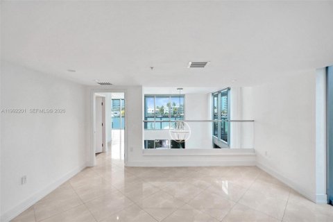 Снять в аренду кондоминиум в Норт-Бей-Виллидж, Флорида 4 спальни, 231.88м2, № 2057148 - фото 13