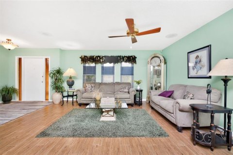 House in Port Charlotte, Florida 3 bedrooms, 187.66 sq.m. № 2132399 - photo 10