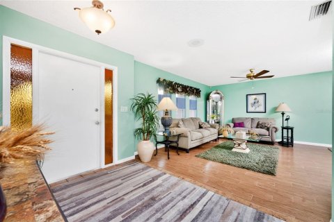 House in Port Charlotte, Florida 3 bedrooms, 187.66 sq.m. № 2132399 - photo 4