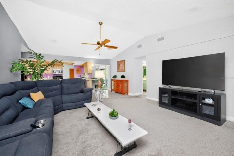 House in Port Charlotte, Florida 3 bedrooms, 187.66 sq.m. № 2132399 - photo 17