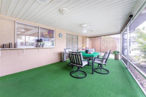 House in Port Charlotte, Florida 3 bedrooms, 187.66 sq.m. № 2132399 - photo 22