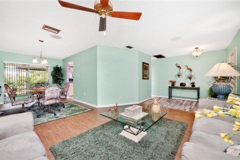 House in Port Charlotte, Florida 3 bedrooms, 187.66 sq.m. № 2132399 - photo 9