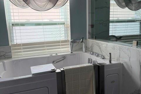 House in Clermont, Florida 3 bedrooms, 157.93 sq.m. № 2339464 - photo 23