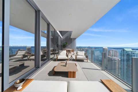Condo in Miami, Florida, 5 bedrooms  № 2025068 - photo 7