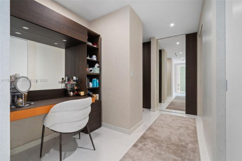 Condo in Miami, Florida, 5 bedrooms  № 2025068 - photo 22