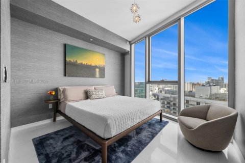 Condo in Miami, Florida, 5 bedrooms  № 2025068 - photo 25