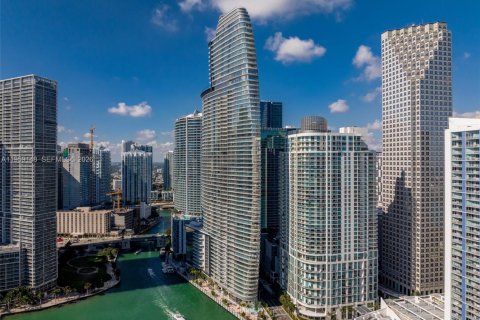 Condo in Miami, Florida, 5 bedrooms  № 2025068 - photo 28