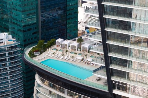 Condo in Miami, Florida, 5 bedrooms  № 2025068 - photo 30